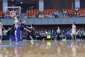 轉(zhuǎn)會(huì)后首次代表上海比賽！張鎮(zhèn)麟這隔扣，差點(diǎn)就砸進(jìn)去了??！