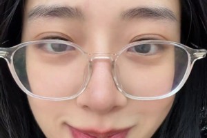 不看大花臂，李添榮未婚妻的顏值真不低