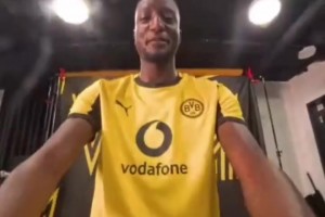 今年再拿一個(gè)？吉拉西24/25賽季歐冠金靴獎開箱儀式！