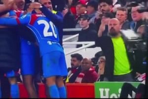 西蒙尼破防原因？馬競扳平時，這位利物浦球迷在一旁狂噴臟話