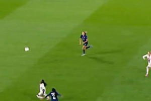 男女有別！施蕾德帽子戲法率里昂女足6比1血洗巴黎女足！