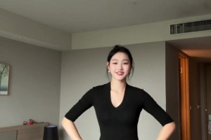 超絕比例！劉禮嘉20歲的女友小跳一段無(wú)名舞蹈