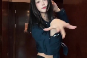 @林葳？卓識(shí)身穿短裙黑絲尬舞：敢跟別的女人說(shuō)話(huà)我就扇死你~