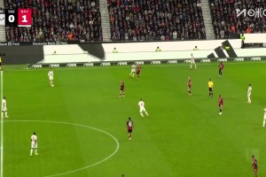 這射術(shù)太強(qiáng)了！迪亞斯做球，凱恩遠(yuǎn)射貼地?cái)刂比胱笙滤澜?></span>
                                            <i class=