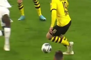 這么絲滑的嗎？名場(chǎng)面：布蘭特轉(zhuǎn)身領(lǐng)球推射死角一氣呵成！