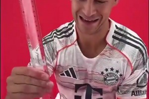 誰最長？拜仁球員的尺子反應力測試！