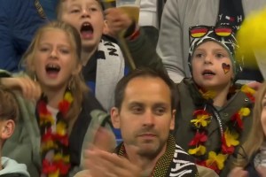 阿德耶米送直塞！格納布里前插爆射得手！德國3-0領先盧森堡！