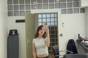 嘟嘟小嘴~巴黎中場內維斯的女友真是符合亞洲人審美