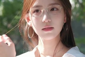 換賽道了？雞腿諾的校園風(fēng)穿搭 確實(shí)是美啊~