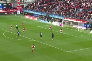 后衛(wèi)梅開(kāi)二度！阿什拉夫破門(mén)雙響，巴黎2-0領(lǐng)先