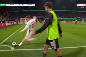 拜仁客場丟球！科隆角球開出阿赫頭球攻門得手！