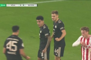 拜仁1-1扳平比分！斯坦尼西奇射門被撲，迪亞斯門前補(bǔ)射破門！