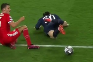 第一視角：拜仁時(shí)期帕瓦爾對(duì)梅西使用剪刀腳，這個(gè)動(dòng)作確實(shí)很不好