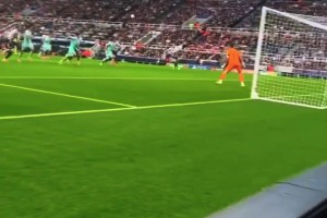 外頭背弧線球！紐卡后衛(wèi)丹伯恩頭球頂?shù)每商柿?></span>
                                            <i class=