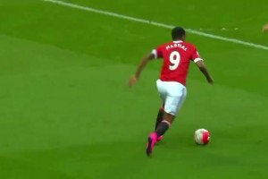 回顧馬夏爾對利物浦的首秀進球毀了他的究竟是什么？