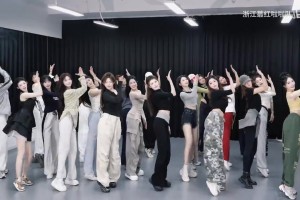 滿(mǎn)屏大長(zhǎng)腿！浙江蕞紅啦啦隊(duì)日常的視頻環(huán)節(jié)！一時(shí)不知道該看誰(shuí)~