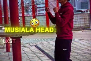 不懂就問！穆西亞拉和萊萬的頭球練習(xí)，誰的難度更大？