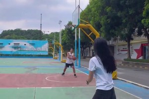 準(zhǔn)度力量都S級(jí)！籃球網(wǎng)紅小姐姐王露27秒完成5個(gè)點(diǎn)位三分墊投