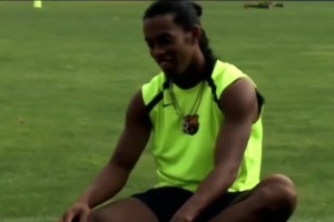 他真的能做到嗎？名場面：當(dāng)年小羅連續(xù)四次擊中橫梁完整版！