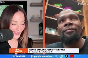 和美女聊天很開(kāi)心??！KD：看過(guò)Shams屏幕使用時(shí)間，跟他競(jìng)爭(zhēng)不了~