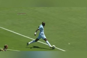 巴洛特利單刀球雜耍馬賽回旋玩砸！曼奇尼氣瘋直接把他換下！