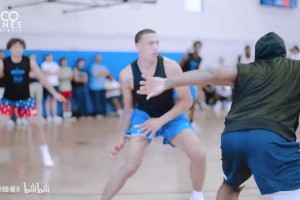 飄零半生仍是自己扛起球隊(duì)！哈登野球場(chǎng)頂級(jí)單打合集！