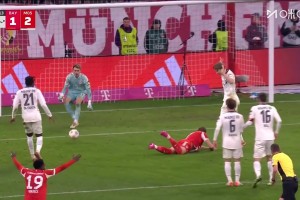 【集錦】德甲-17歲卡爾連場破門凱恩點(diǎn)射 拜仁2-2美因茨9分領(lǐng)跑