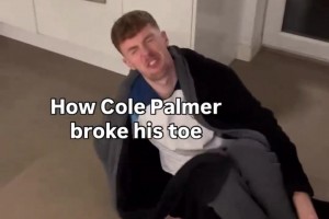 這也太搞了！網(wǎng)友演示帕爾默如何弄傷他的腳趾頭！