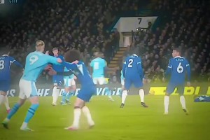 極致的對(duì)攻大戰(zhàn)！提到4比4的比分，最先想到這場(chǎng)雙藍(lán)會(huì)！